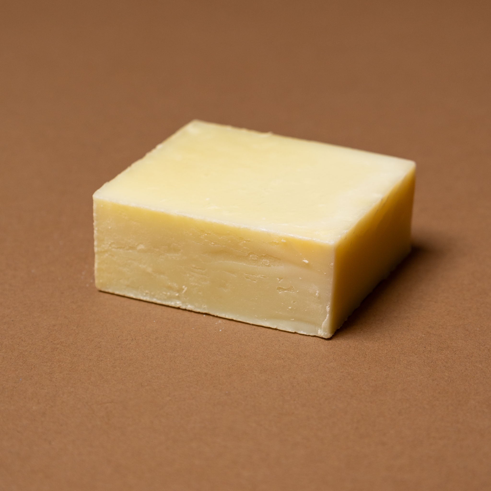 1922-blend-handmade-soap-beeswax-color