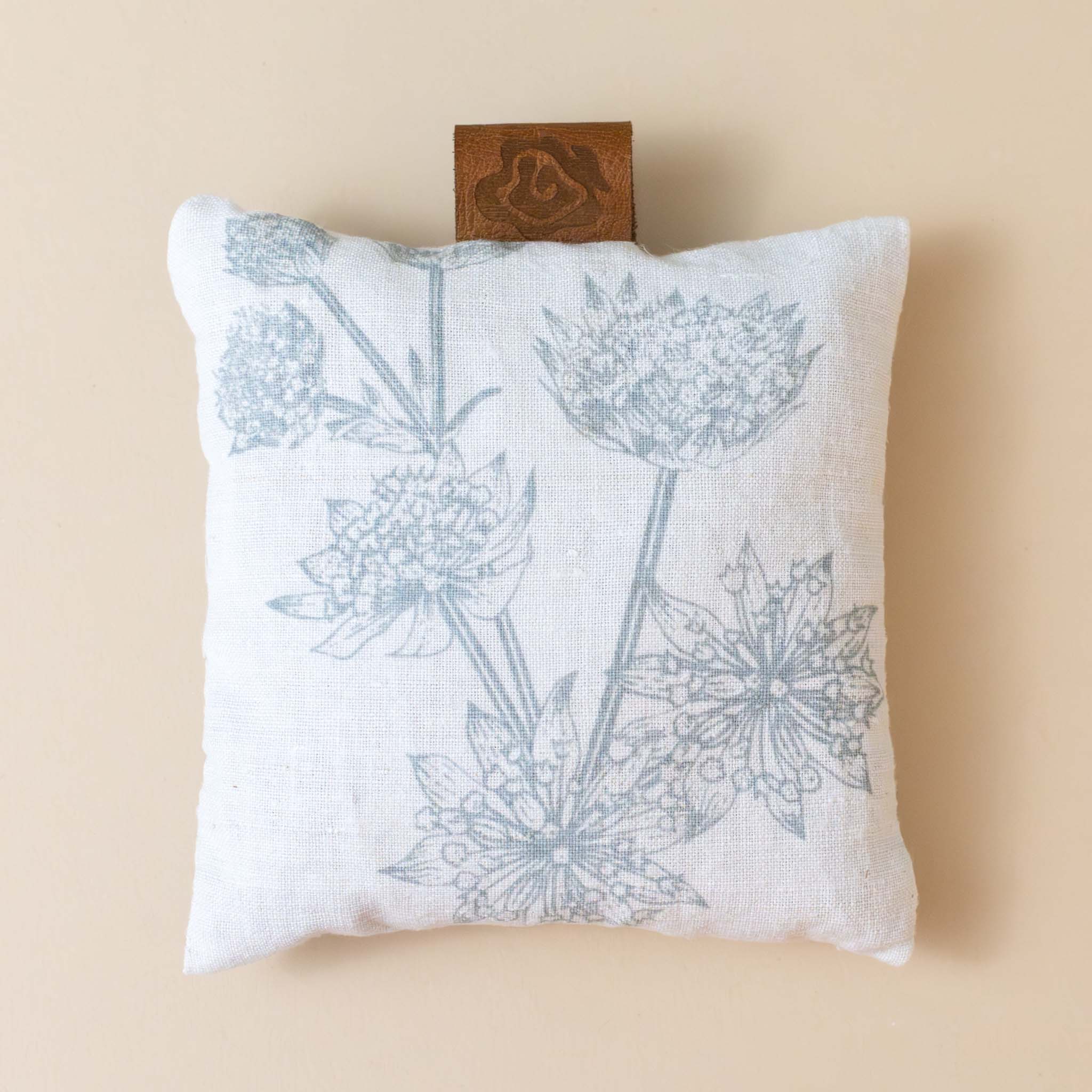 antique-linen-lavender-sachet-astrantia-soft-blue-print
