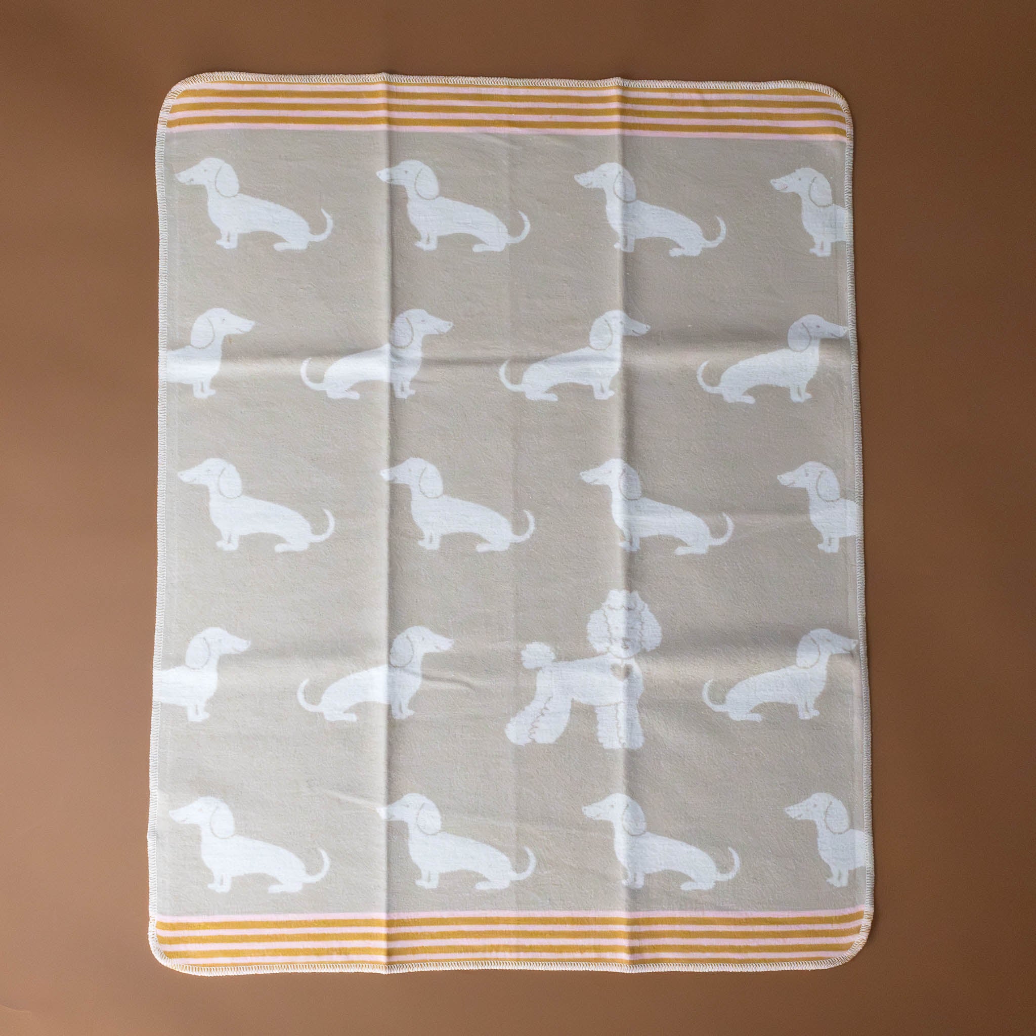 baby-blanket-dachshund-oodle-ecru-full-blanket