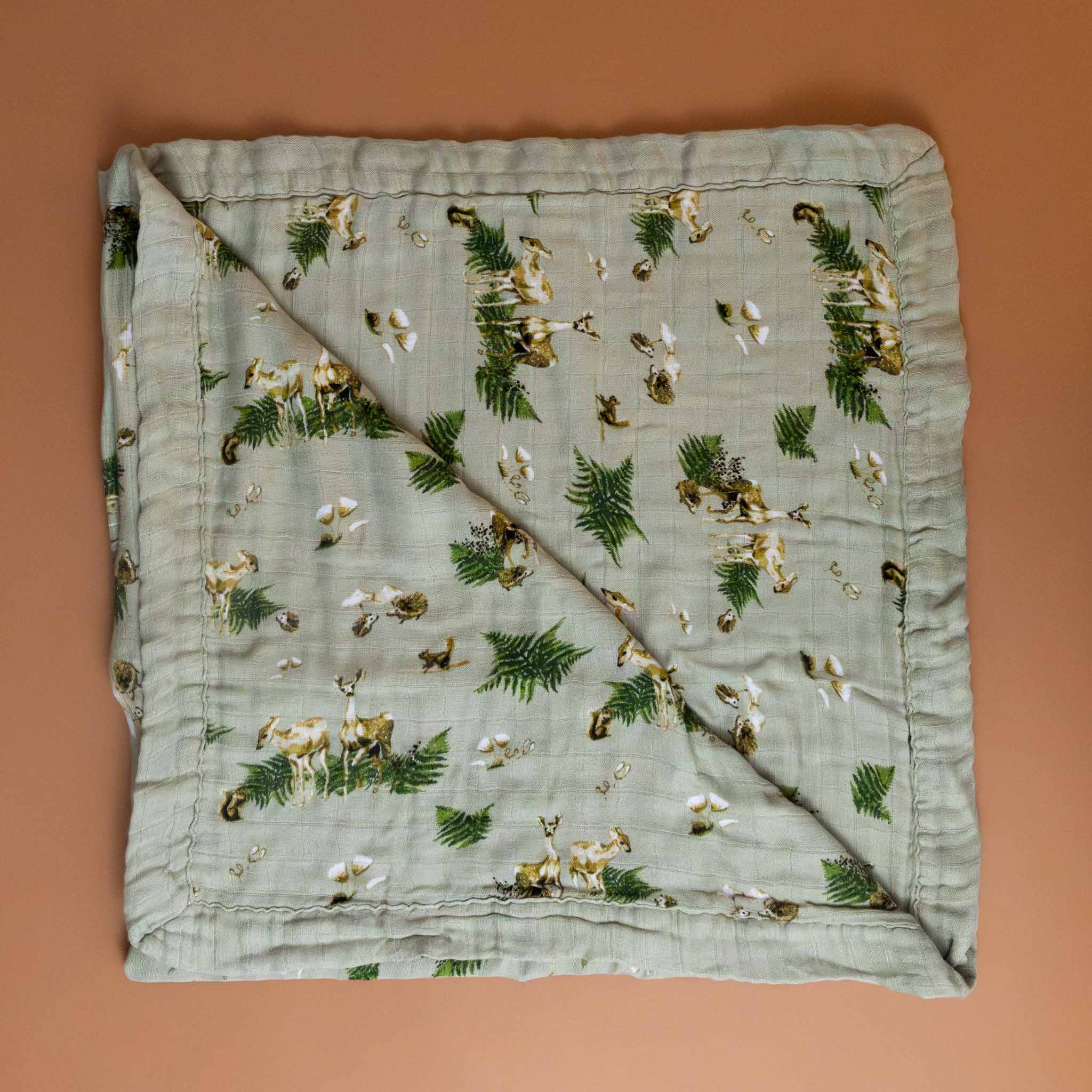 big-lovie-forest-party-soft-green-pattern-with-deer-and-pines-opened