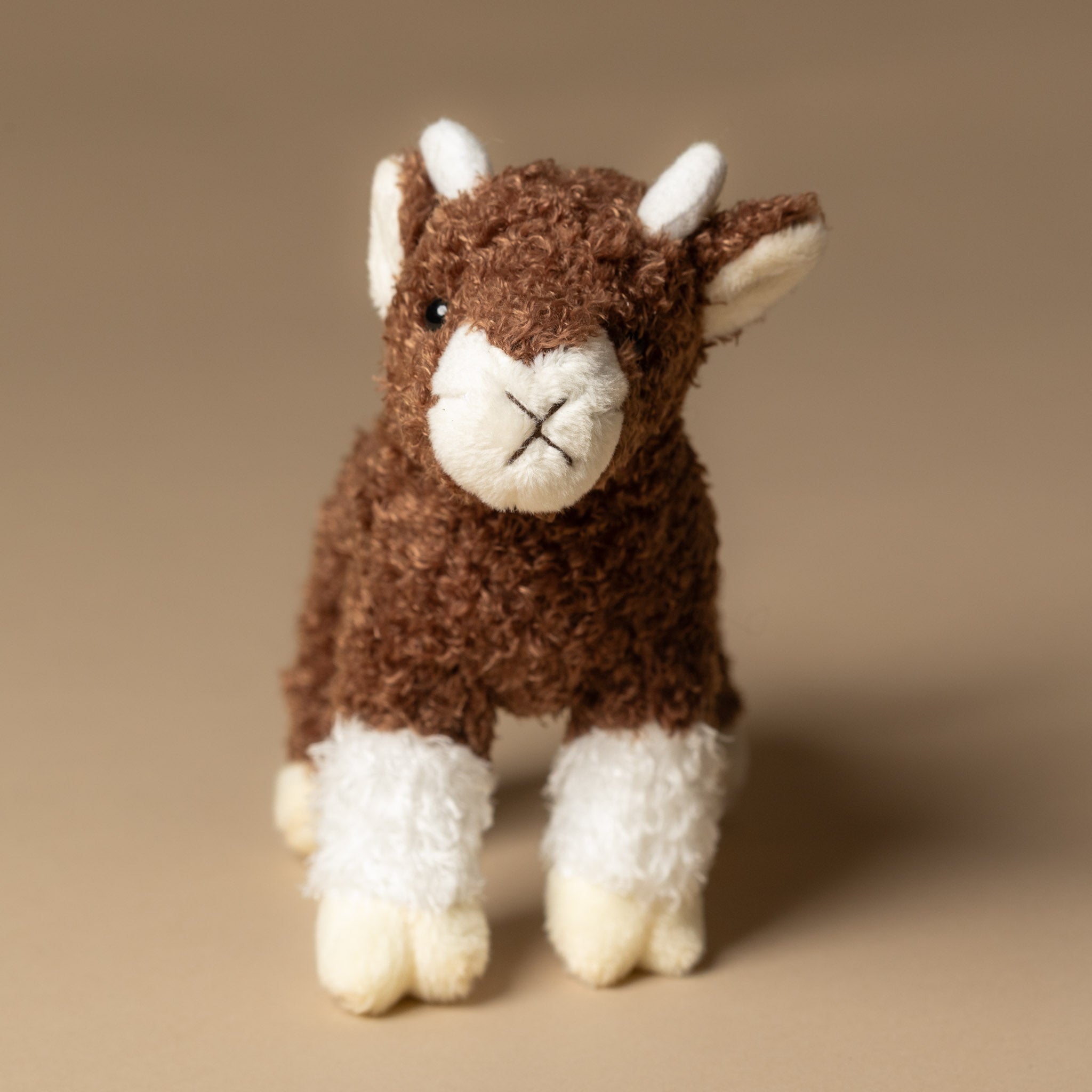 buffy-the-baby-goat-stuffed-animal-face