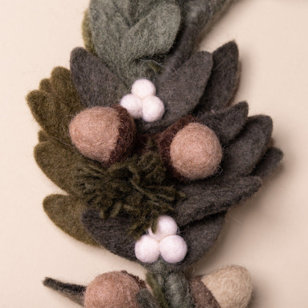 felt-leaf-wreath-white-berries-and-acorns