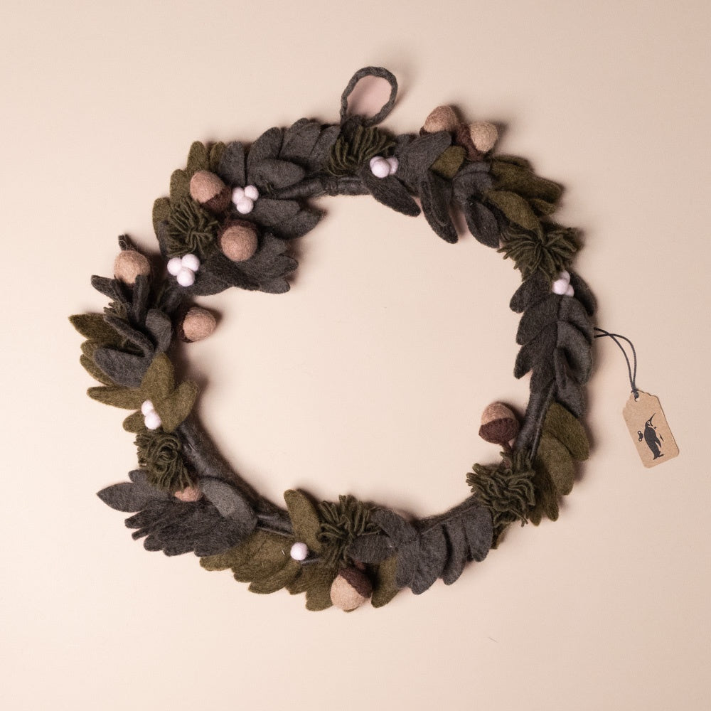 felt-leaf-wreath-white-berries-and-acorns