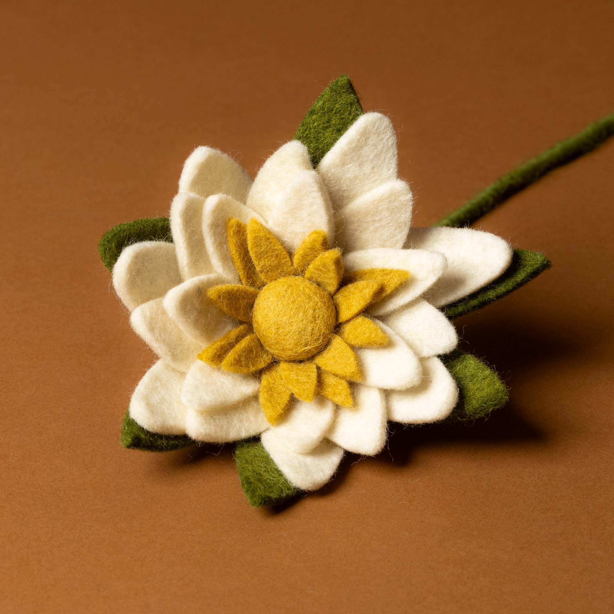 felt-water-lily-stem-white