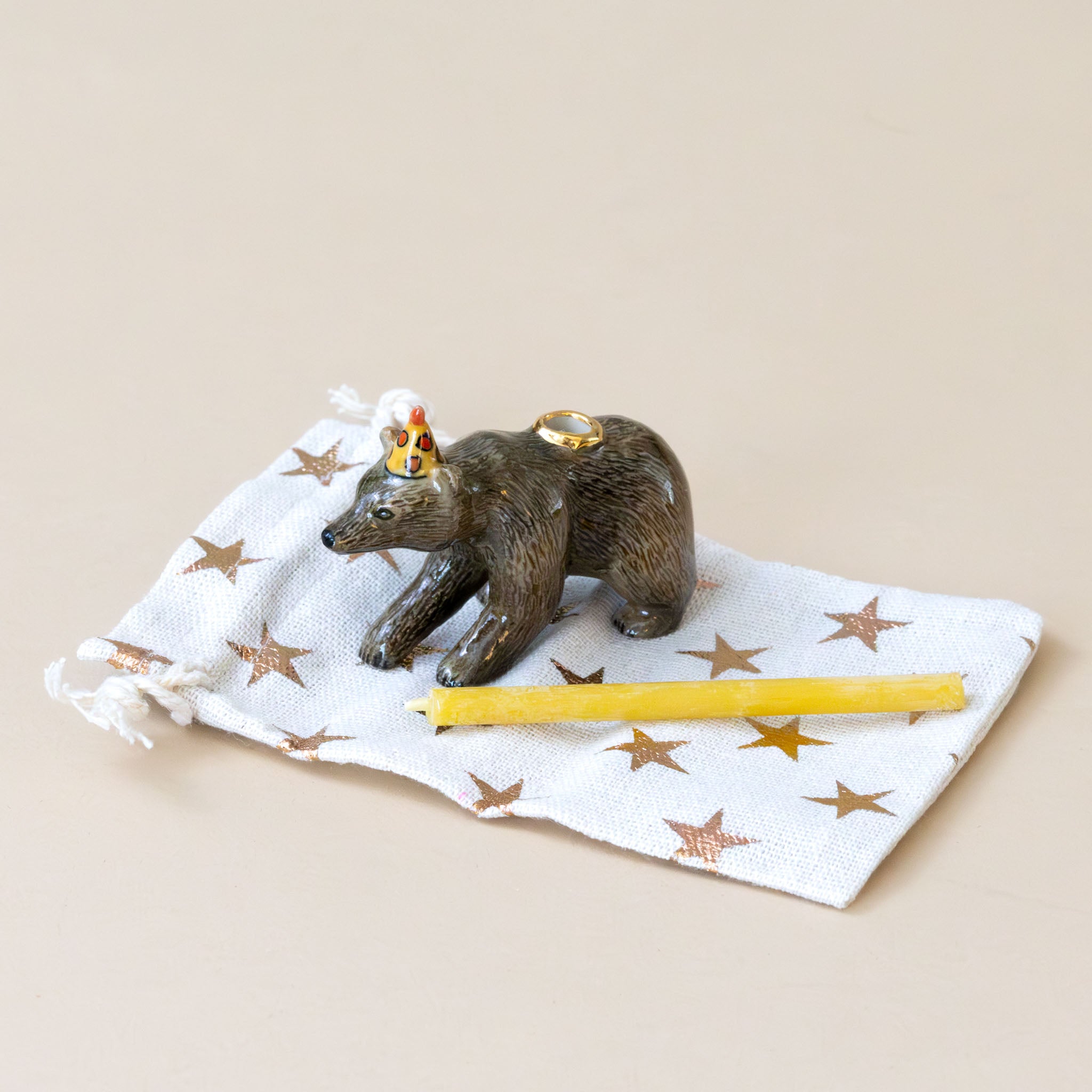 heirloom-porcelain-cake-topper-brown-bear-candle-and-storage-bag