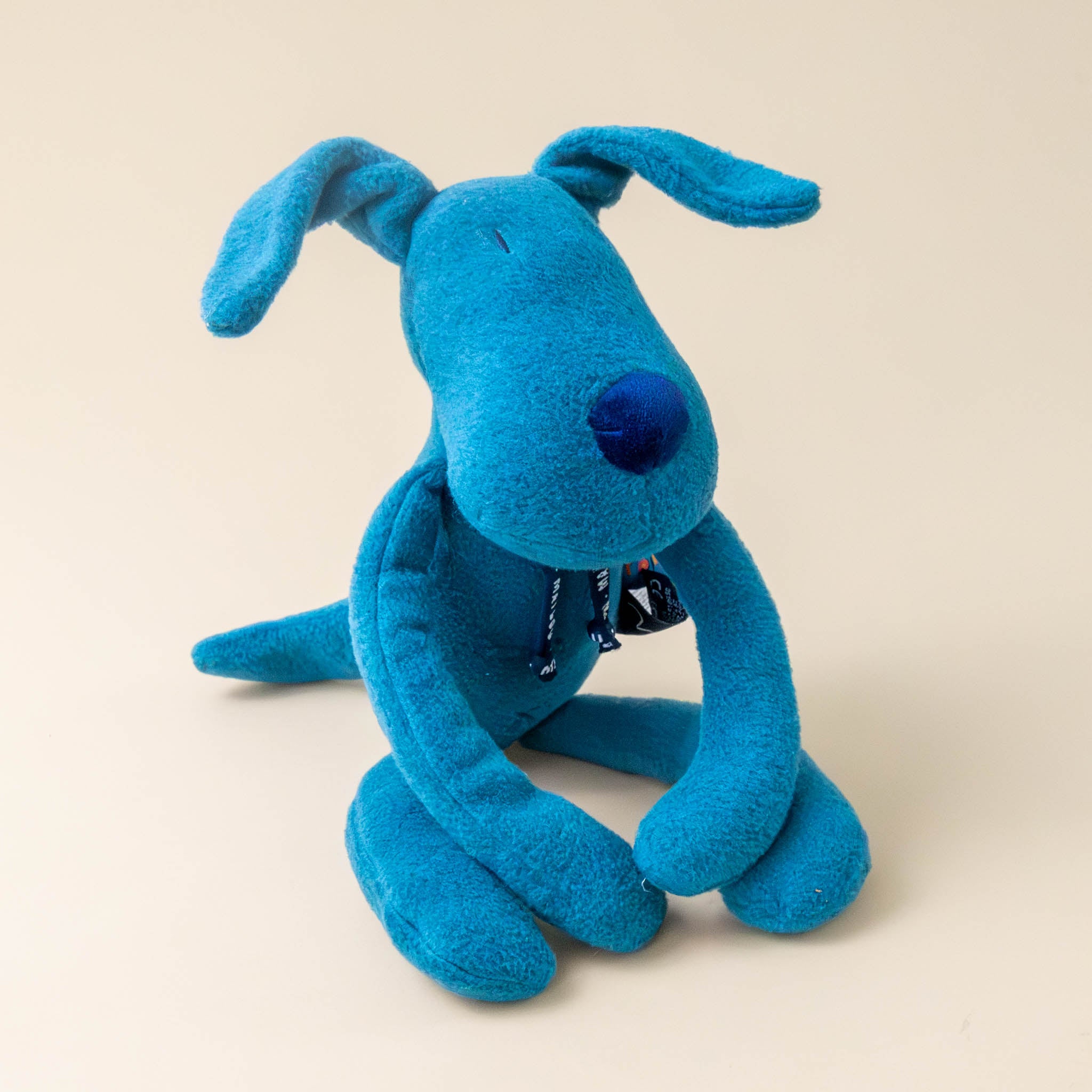 les-pop-nano-donkey-peacock-petite-sitting