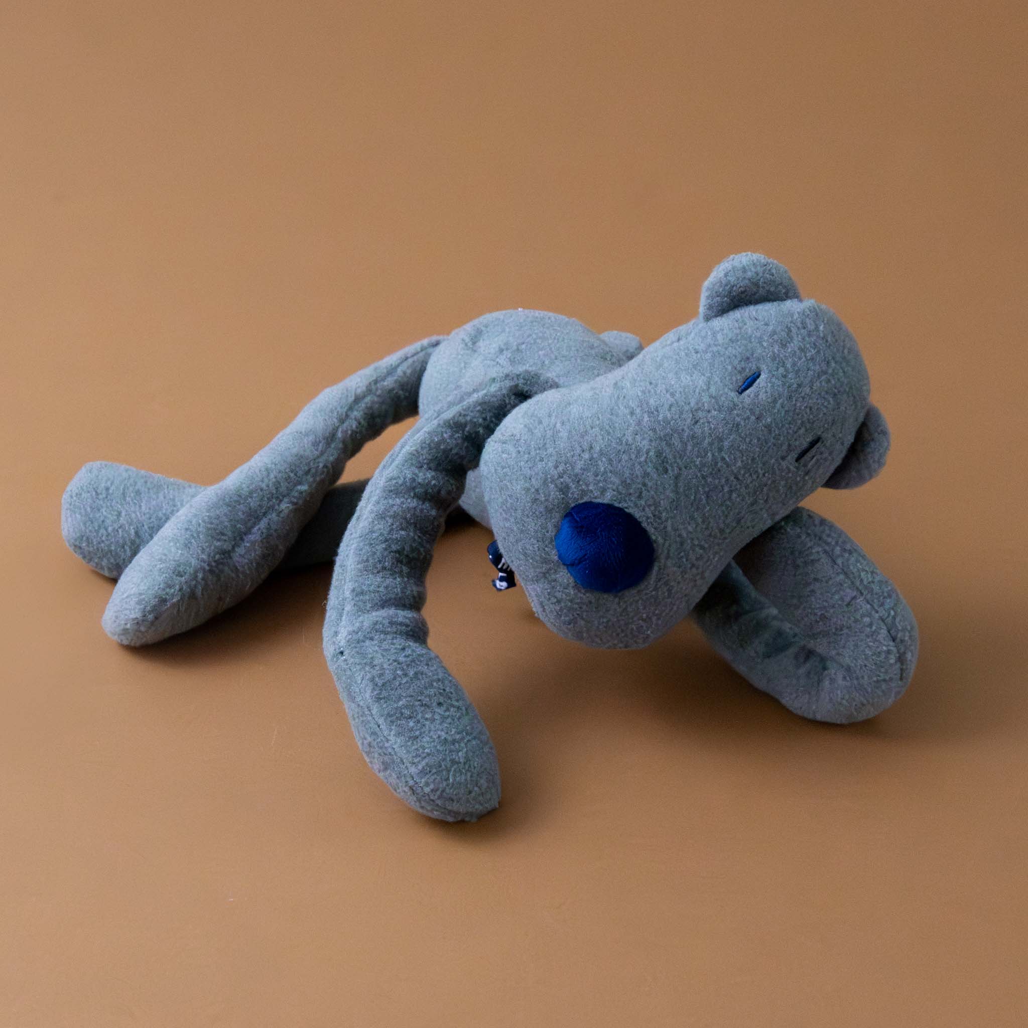 les-pop-ted-bear-graphite-petite-grey-lounging