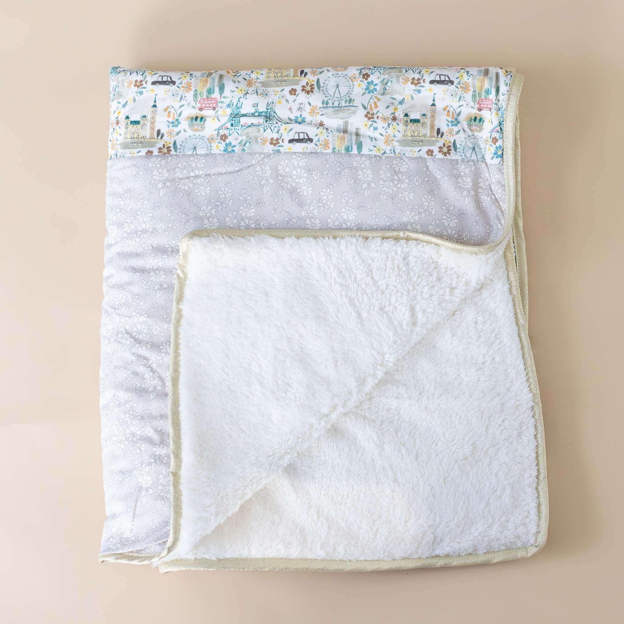 liberty-blanket-jonathan-lively-city-print-and-soft-grey-white-floral-sherpa-interior