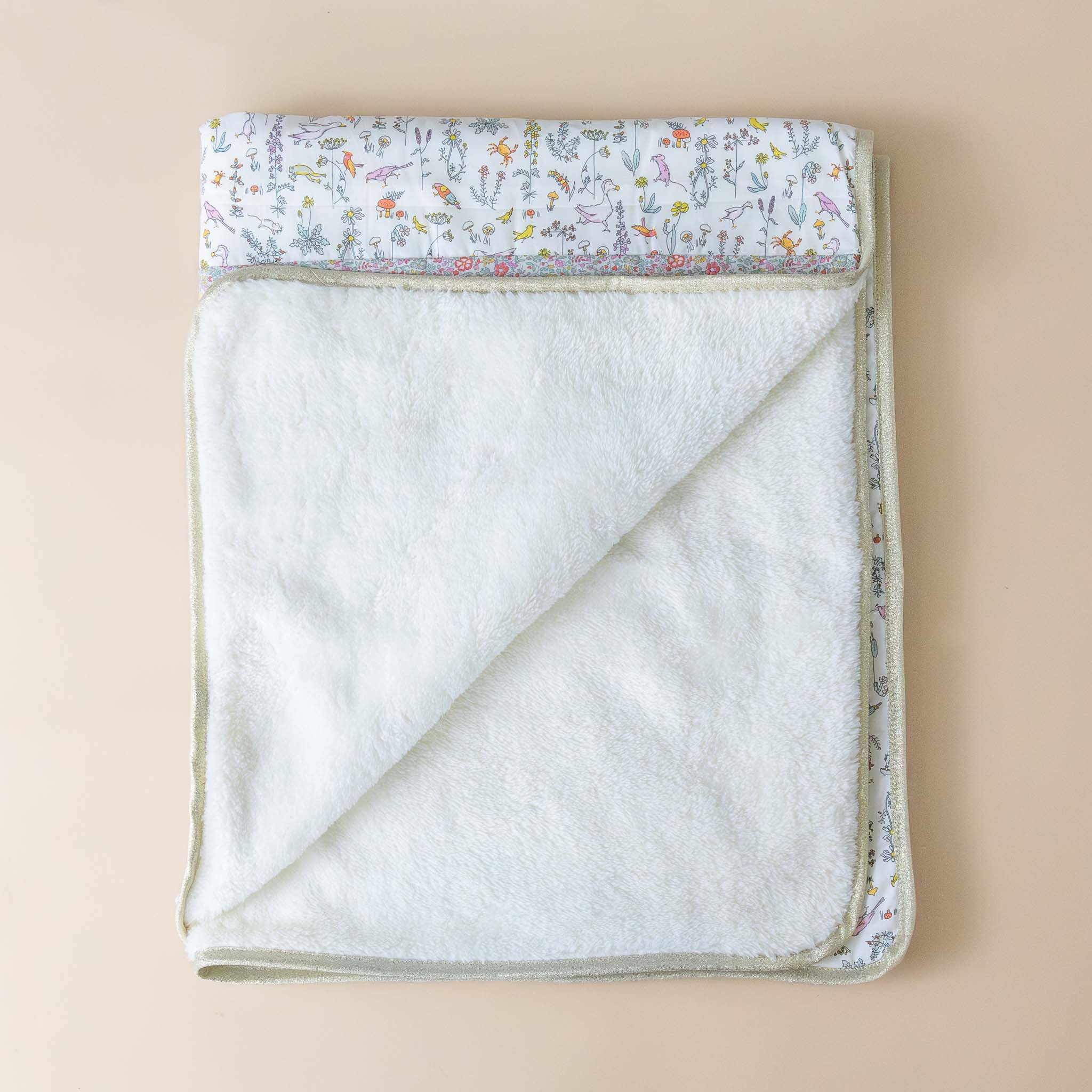 liberty-blanket-paloma-blue-pink-floral-celeste-meadow-print-sherpa-interior