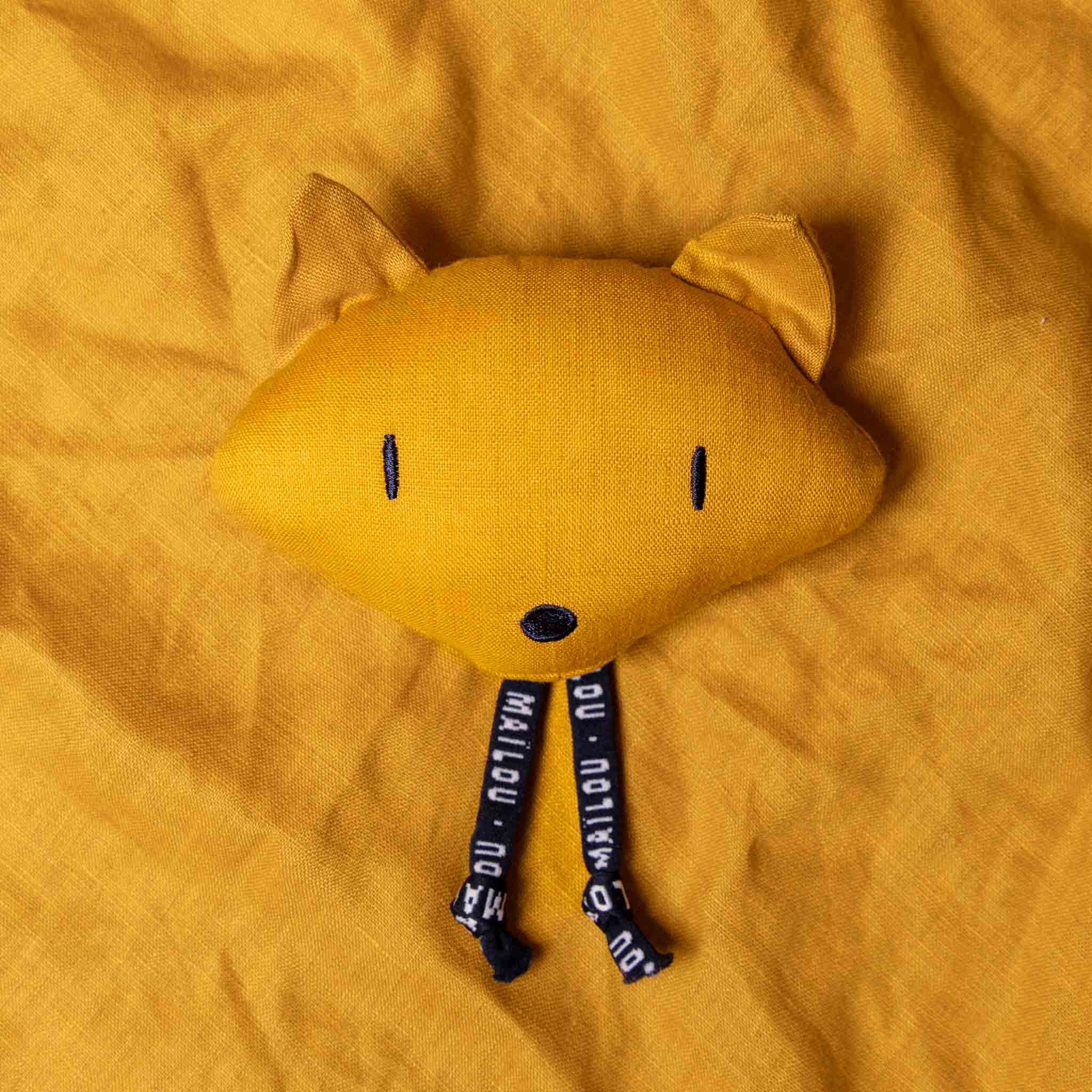 linen-fox-lovie-ochre-face