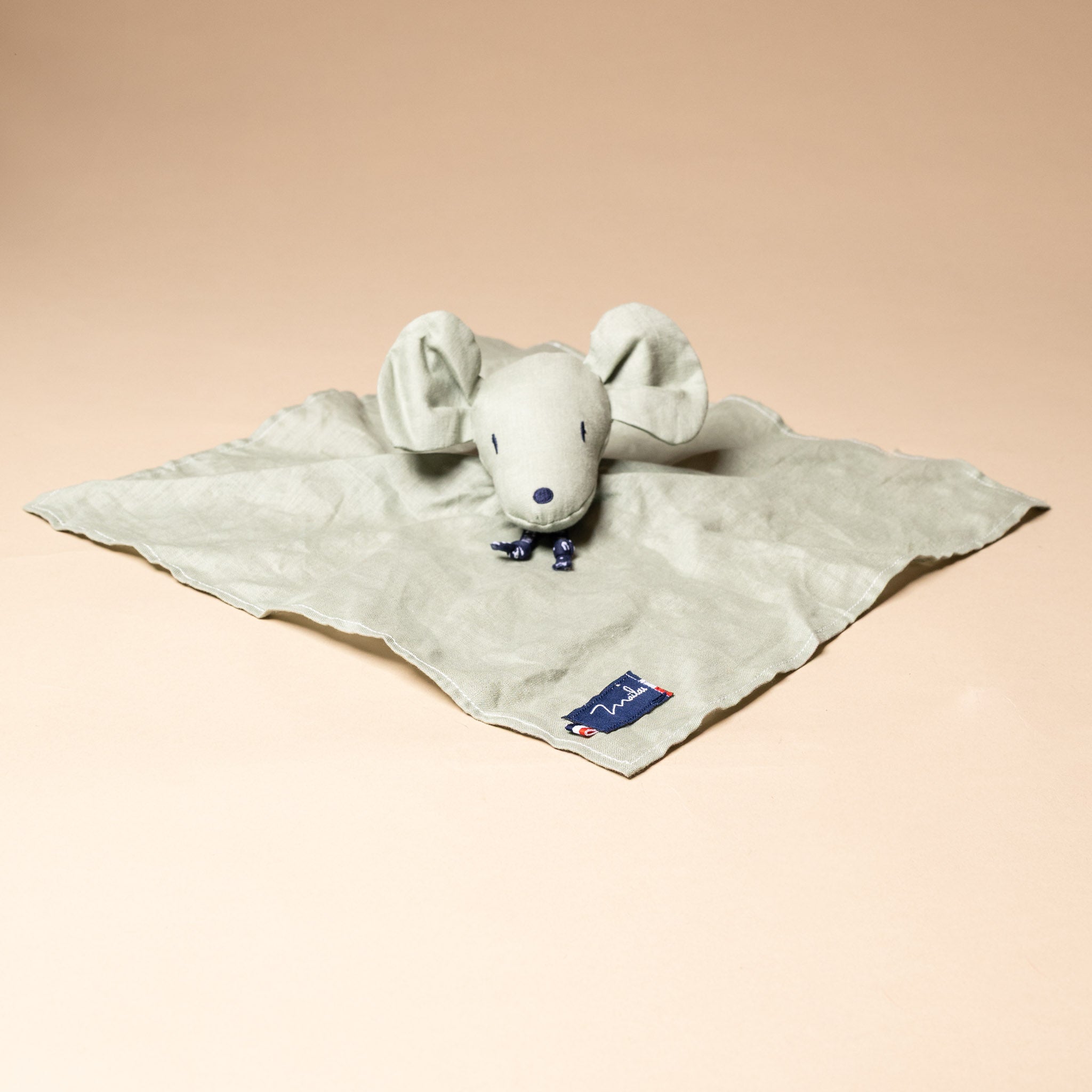 linen-mouse-lovie-sage-flat