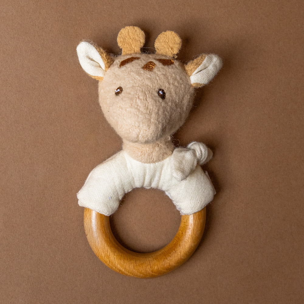 organic-cotton-leonie-giraffe-rattle