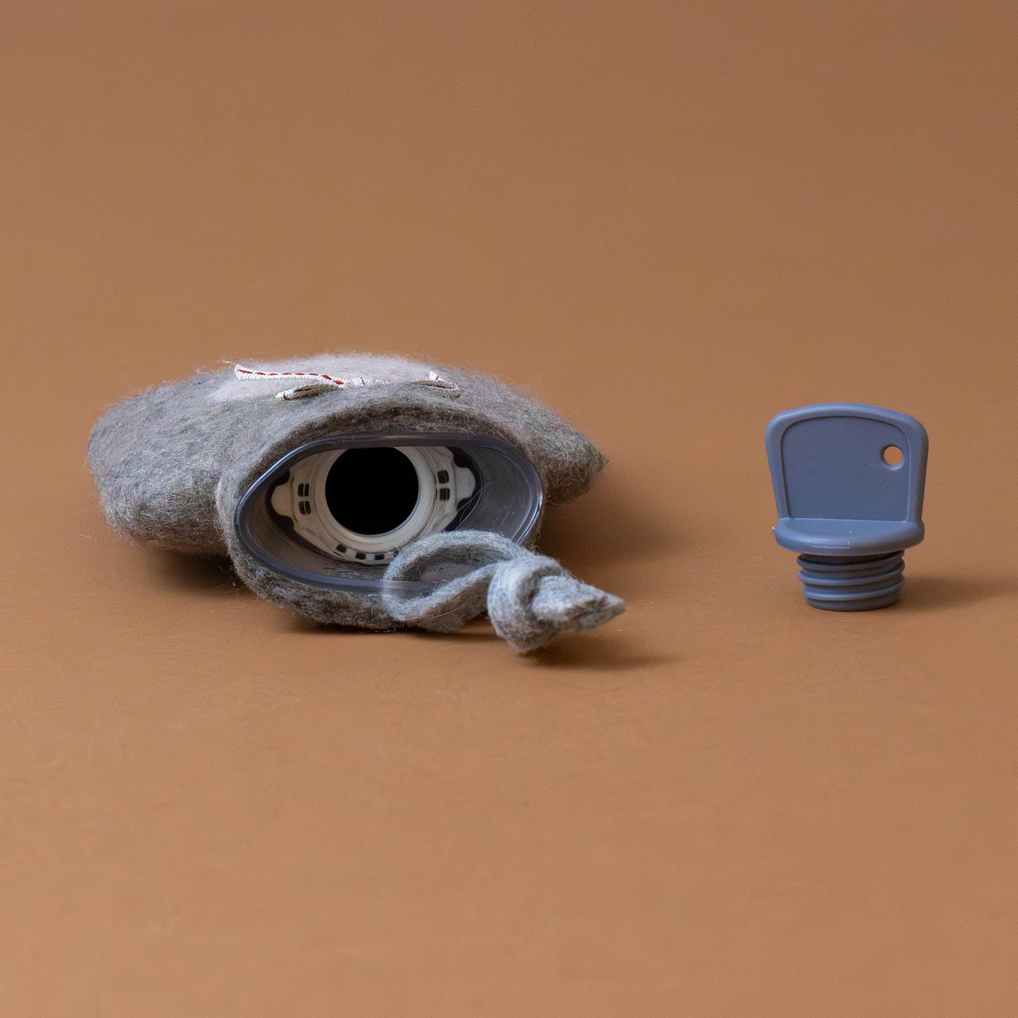 petite-felted-wool-hot-water-bottle-beige-and-blush-heart-screw-top-off