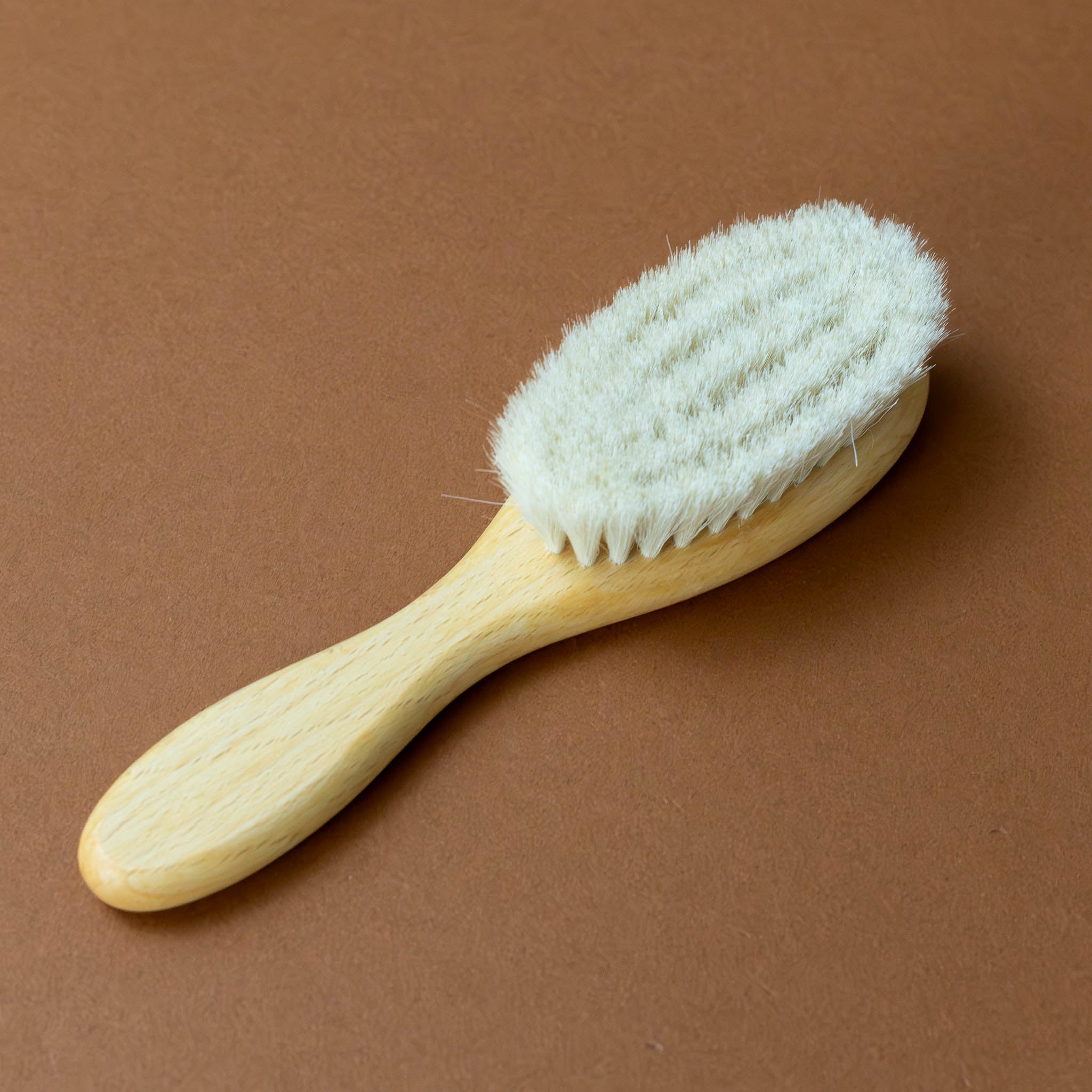 petite-wooden-brush