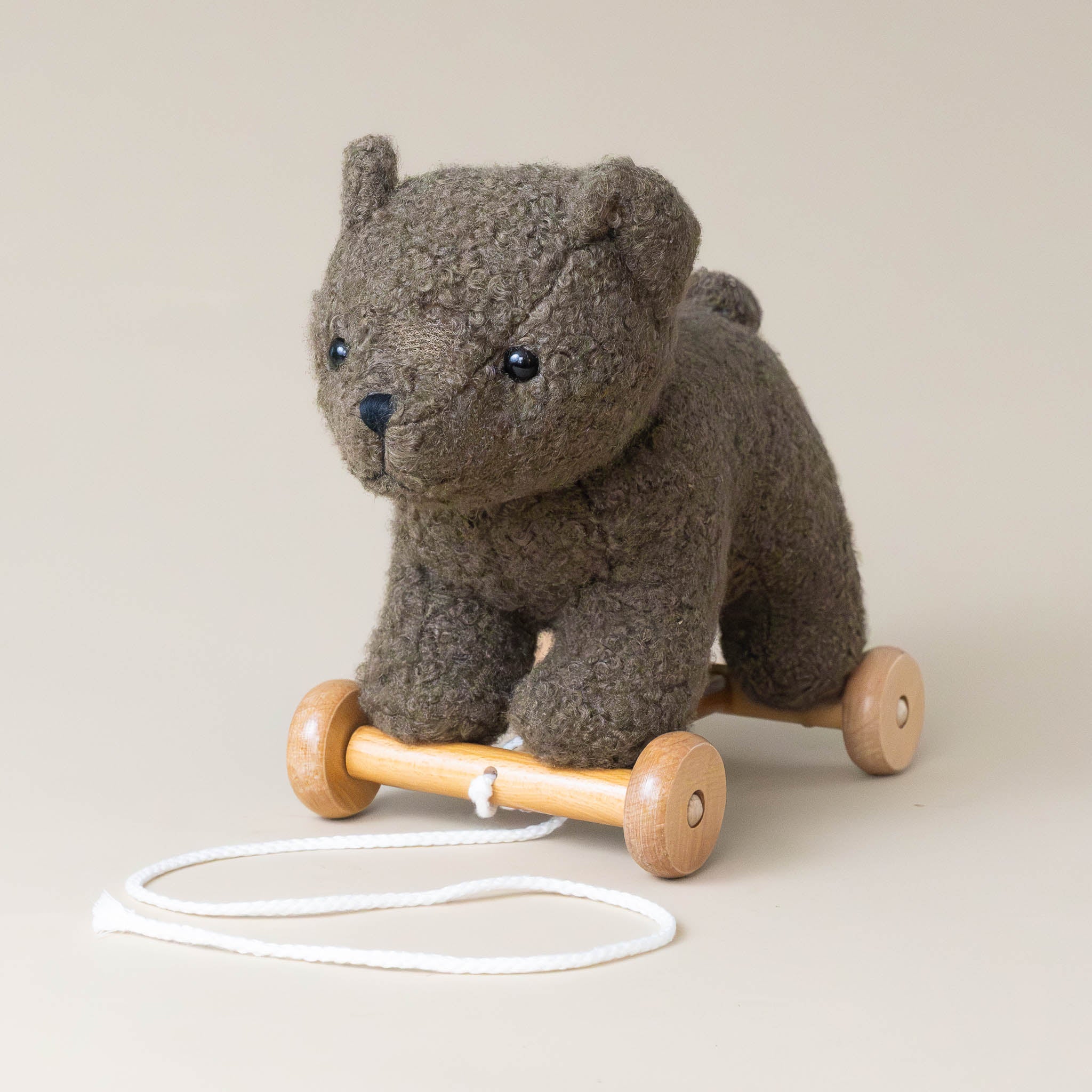 pull-along-raoul-the-cocoa-brown-bear-on-wheels