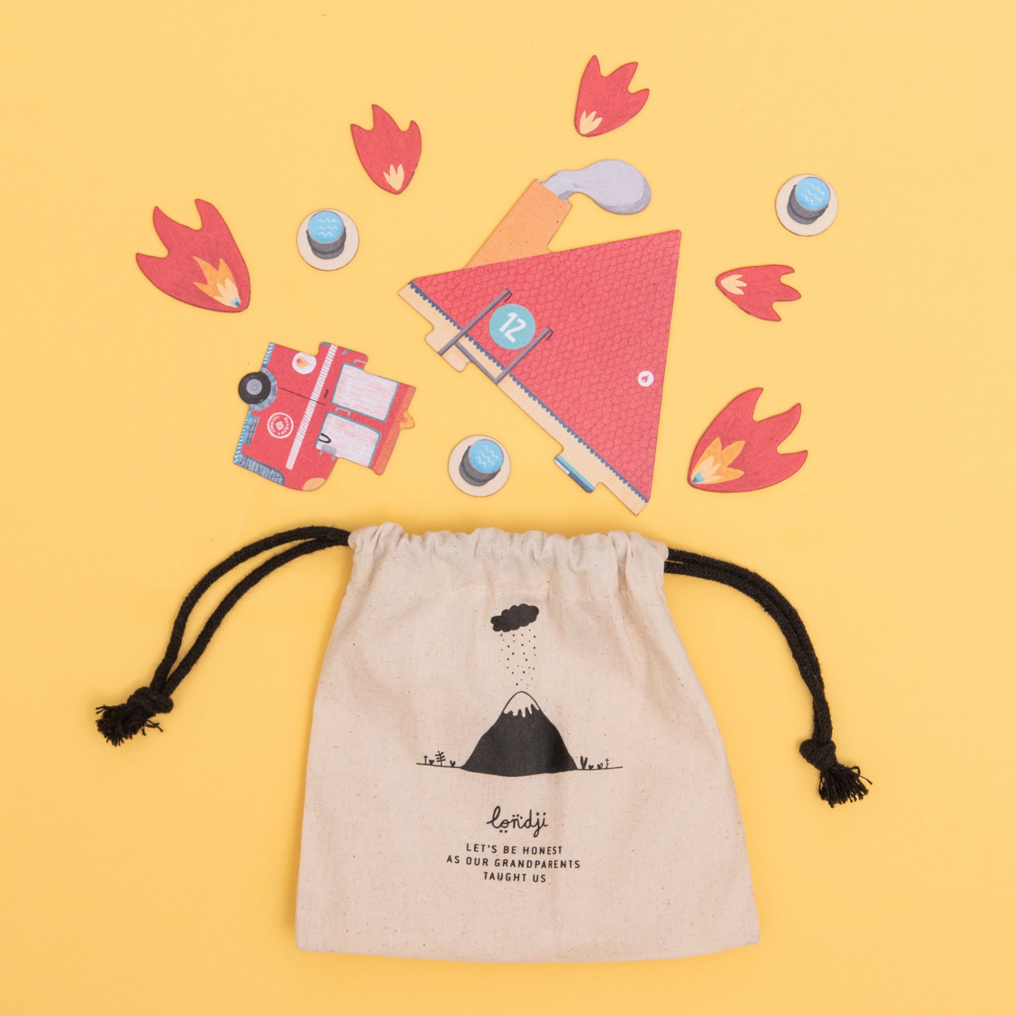 game-pieces-and-carrying-bag