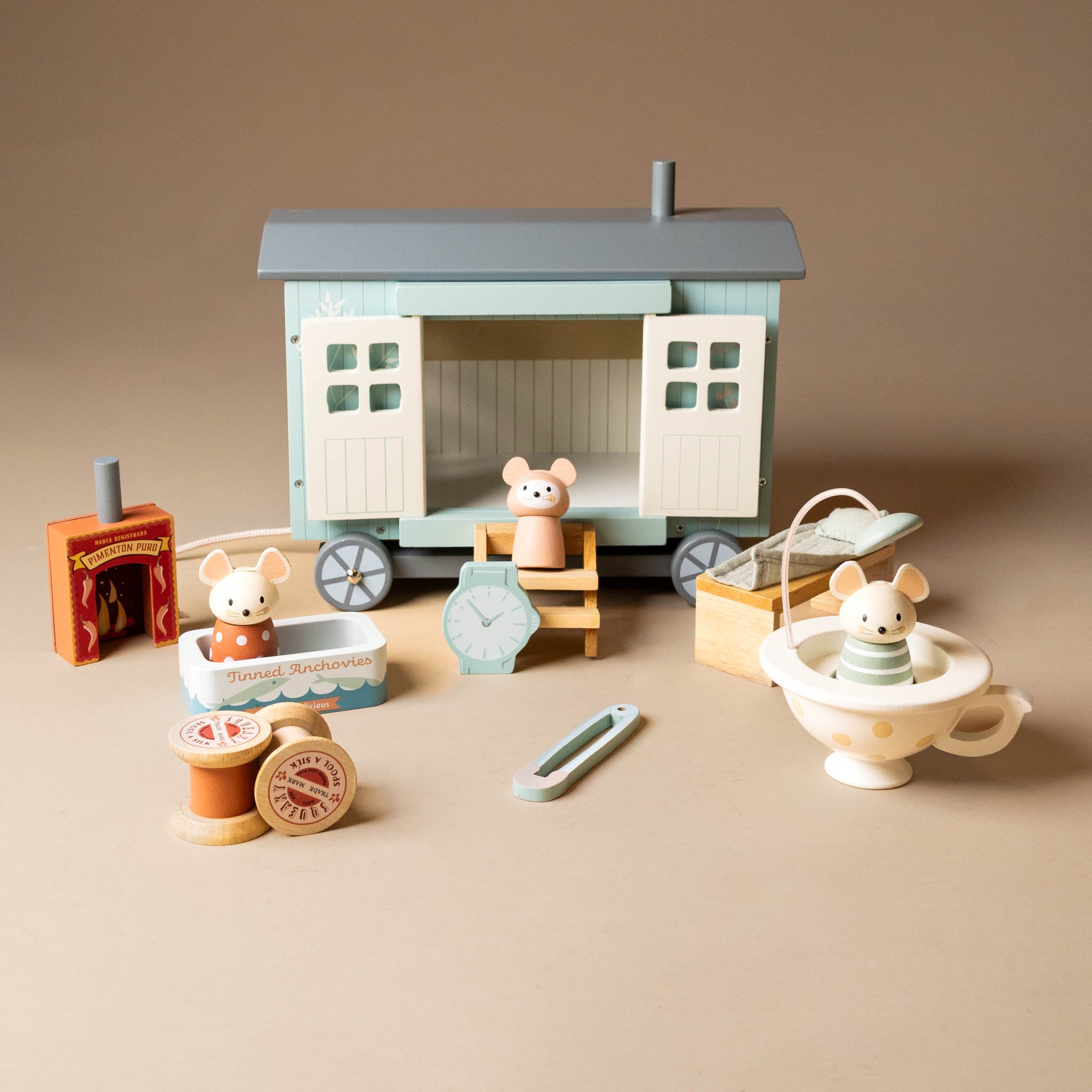 secret-meadow-shepherds-hut-play-set-mice-with-cabin-car-fireplace-tea-cup-spools-of-thread-watch-can-and-safety-pin