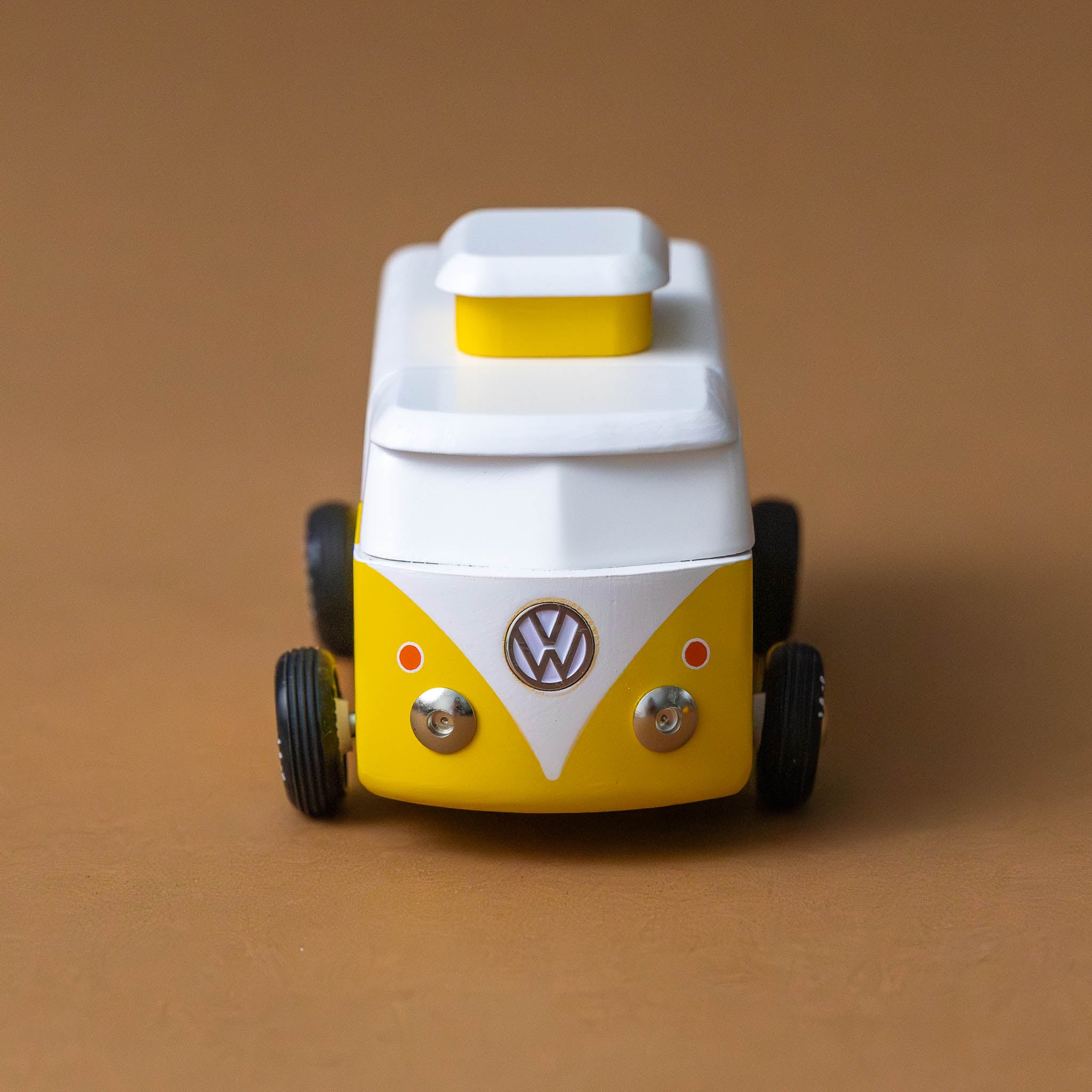 vw-beach-bus-sunset-with-blue-surfboard-front