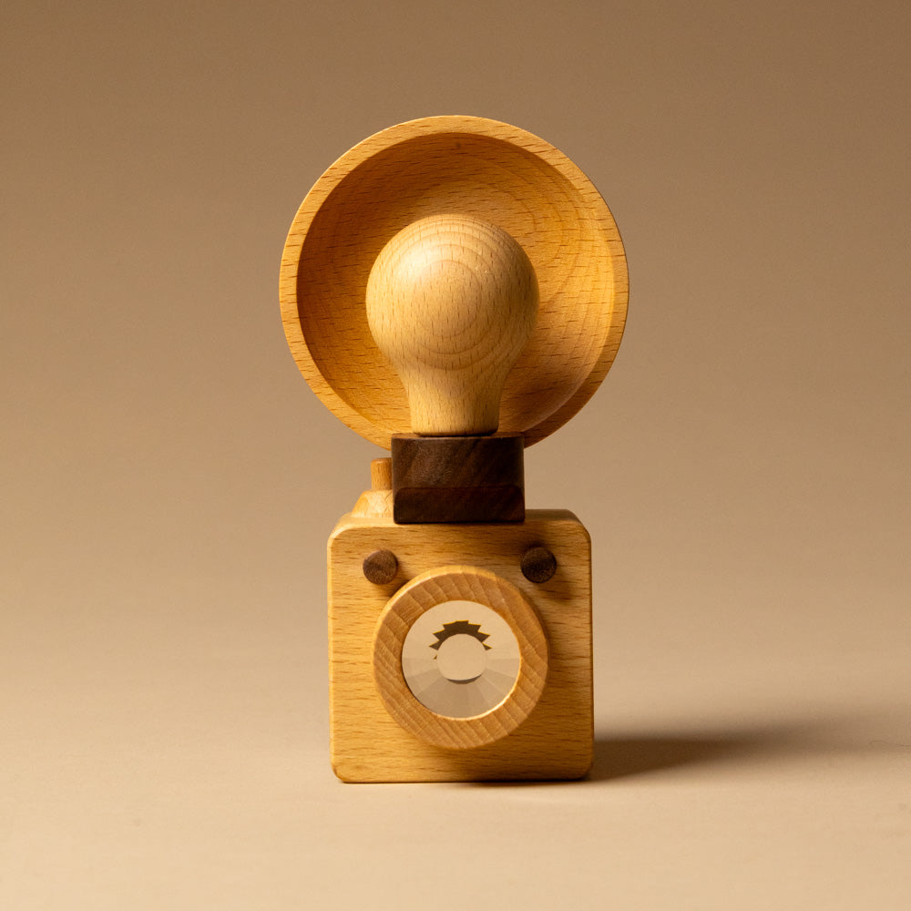 wooden-brownie-play-camera-beechwood-reflector