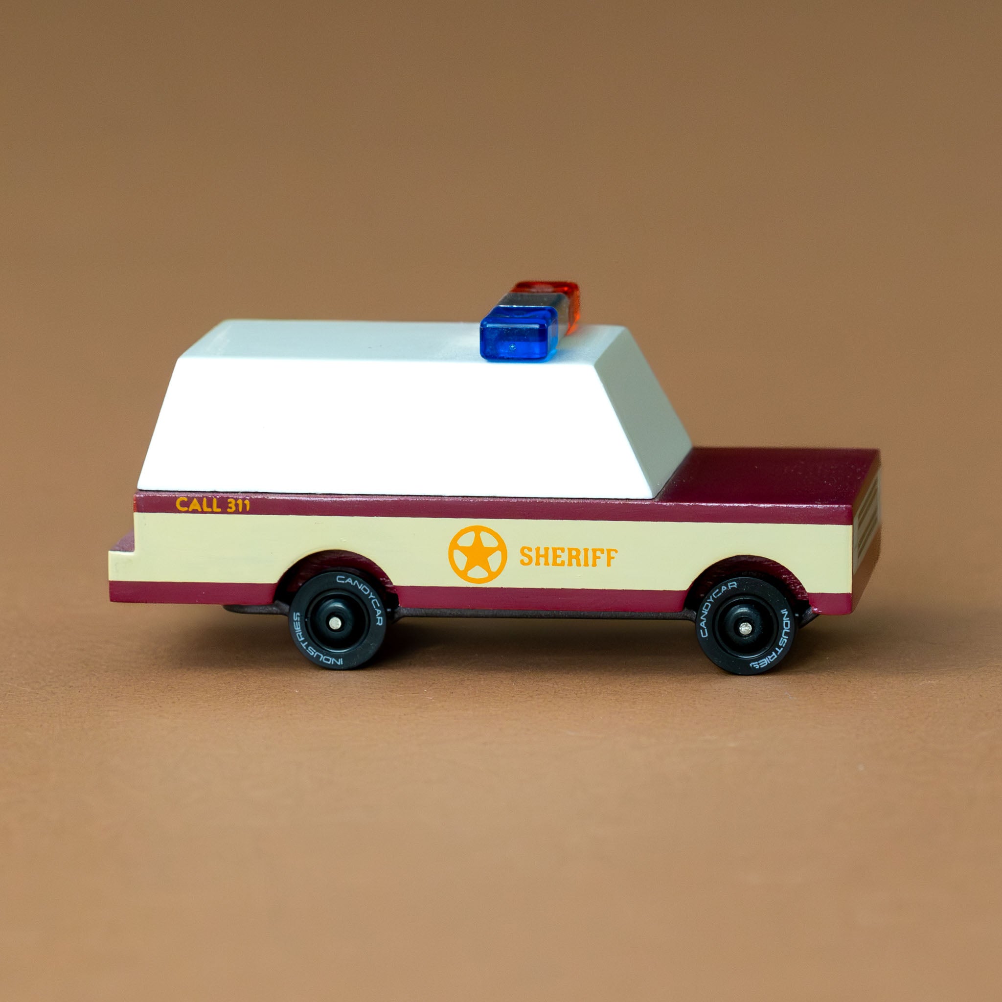 wooden-candycar-sheriffs-off-road-truck-side