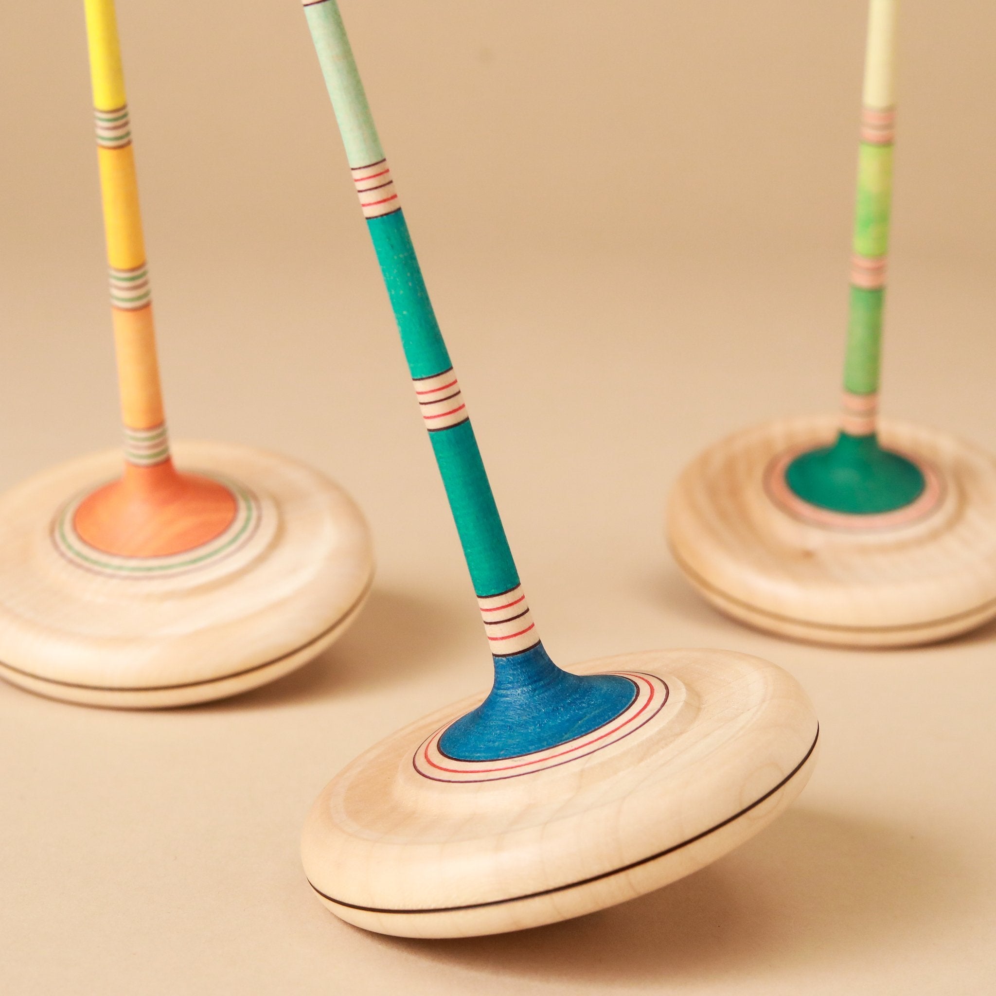 detail-of-wooden-top