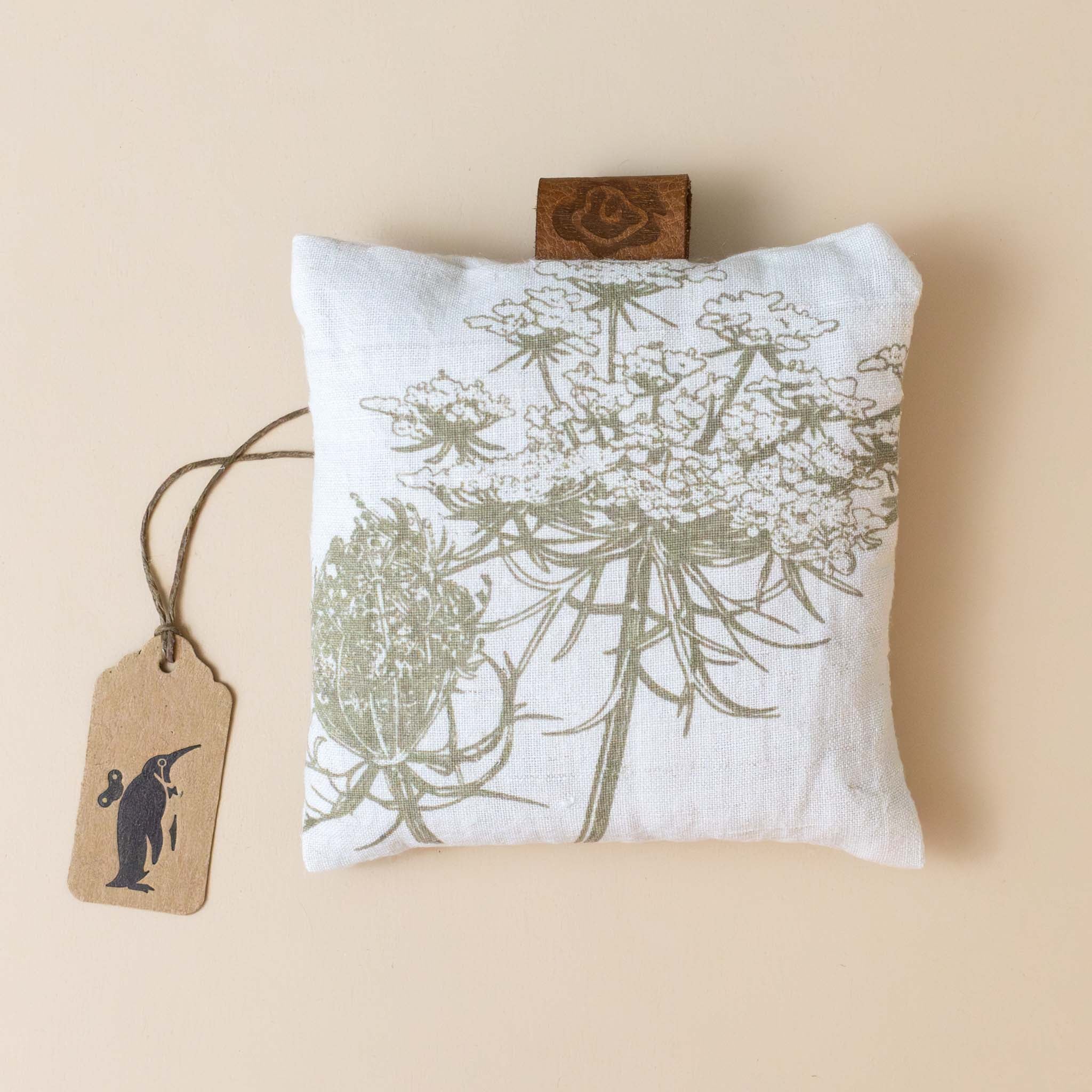 antique-linen-lavender-sachet-green-queen-annes-lace-print