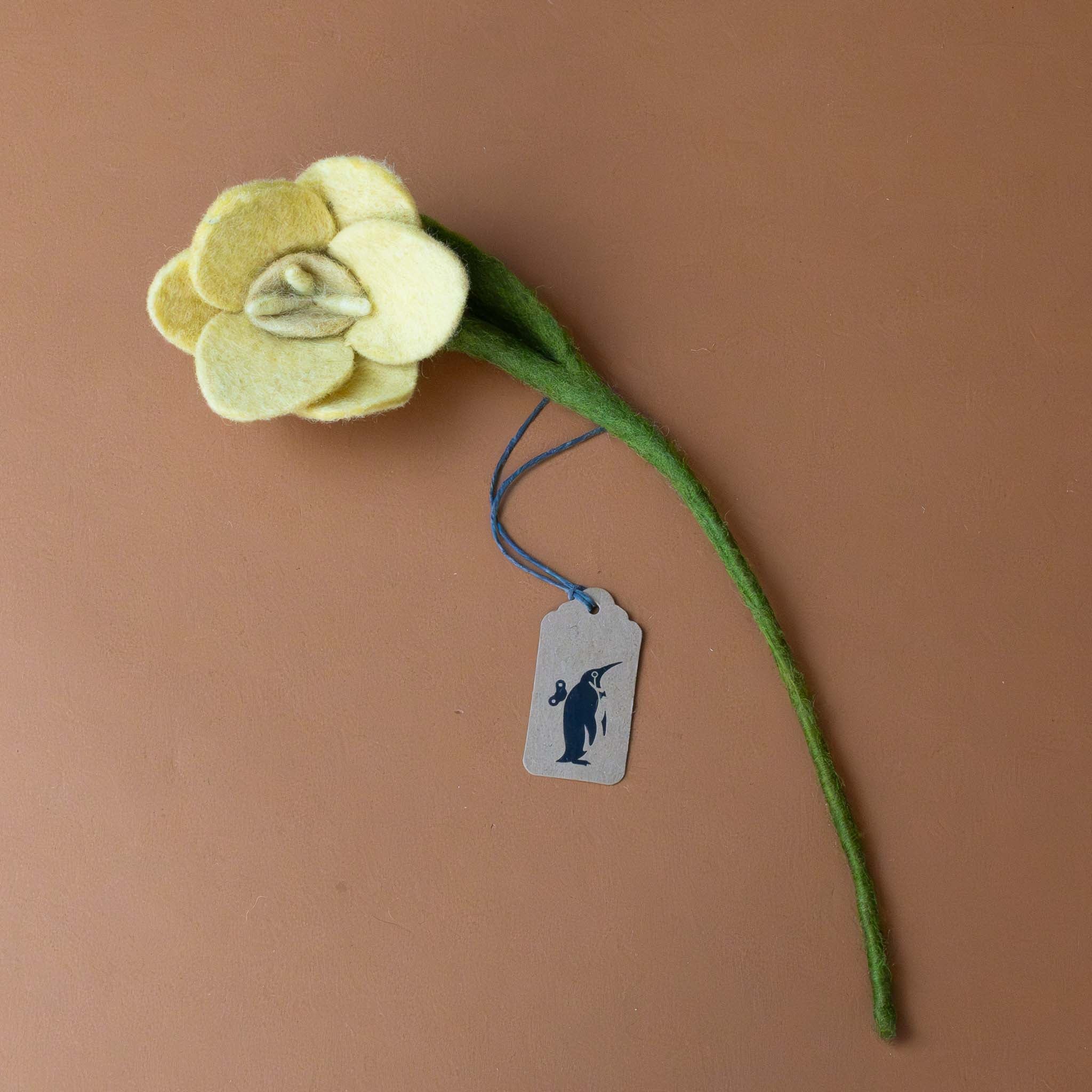 felt-daffodil-stem