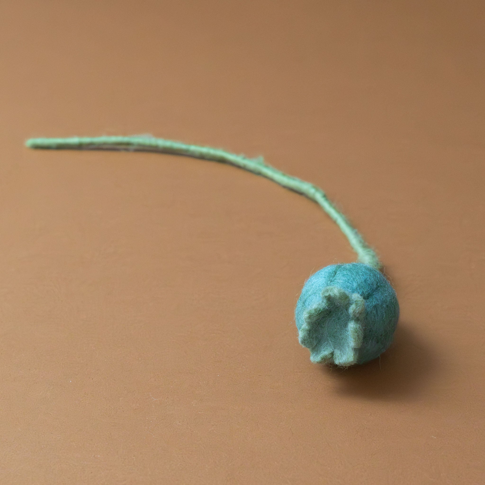 felt-poppy-seed-head-front