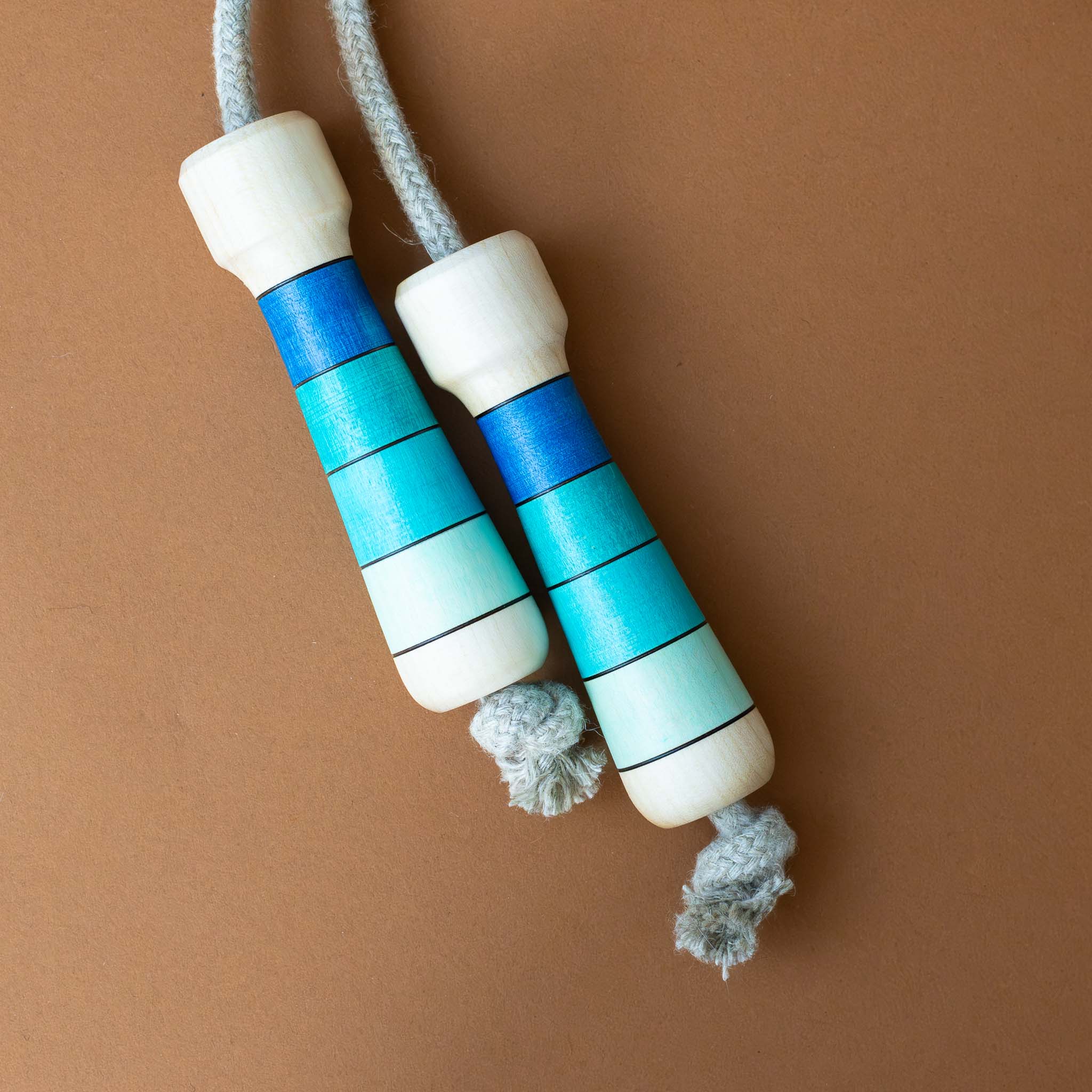 flamenco-jump-rope-with-wooden-handles-turquoise