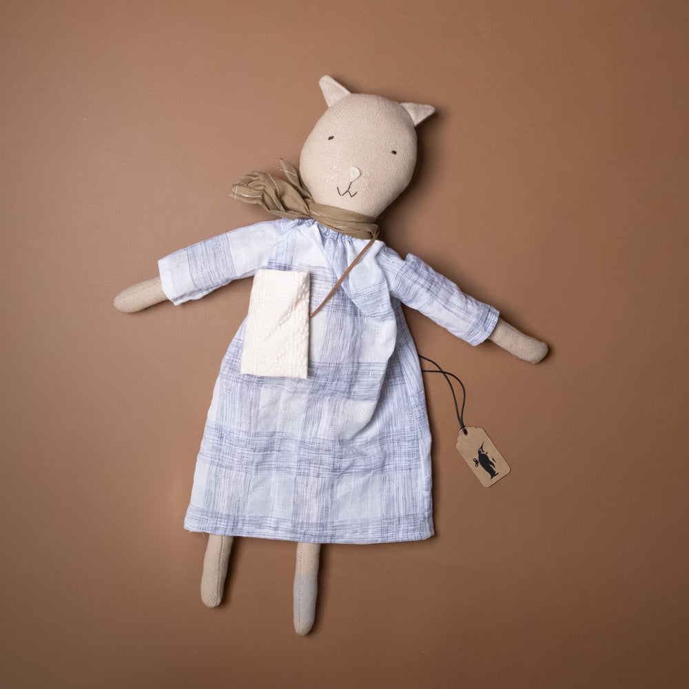 mae-the-barn-cat-chambray-plaid-day-dress-stuffed-animal-with-scarf-and-satchel
