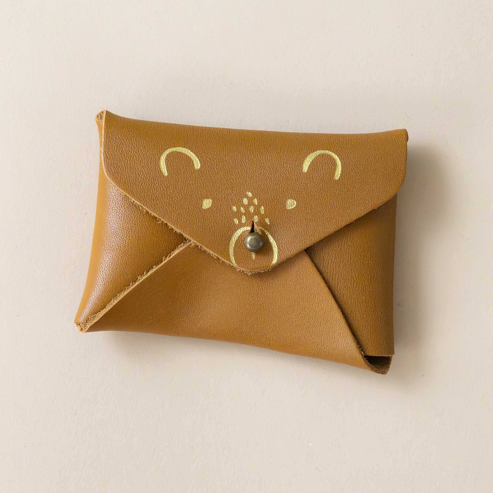 mini-heart-centered-bear-pouch-caramel