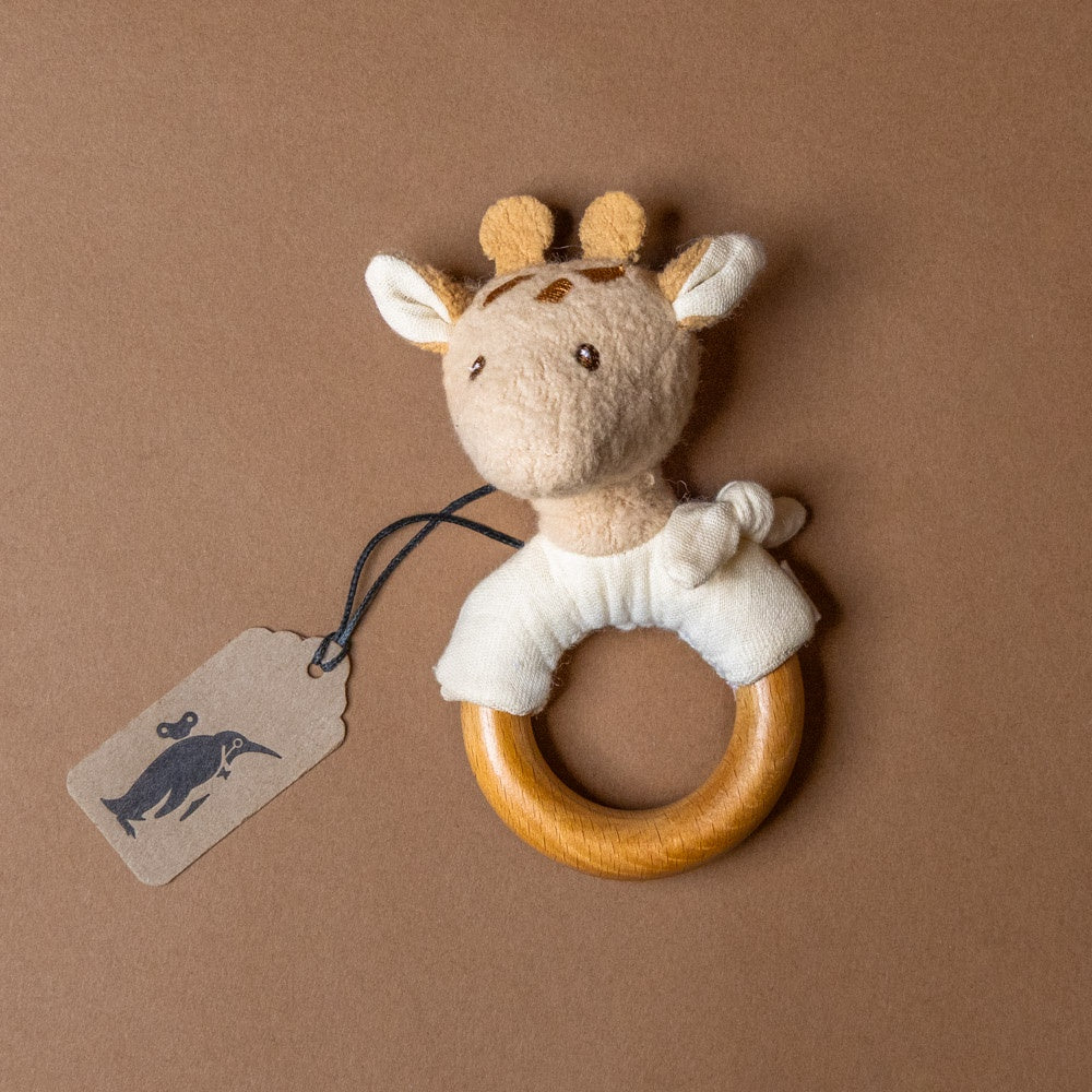 organic-cotton-leonie-giraffe-rattle