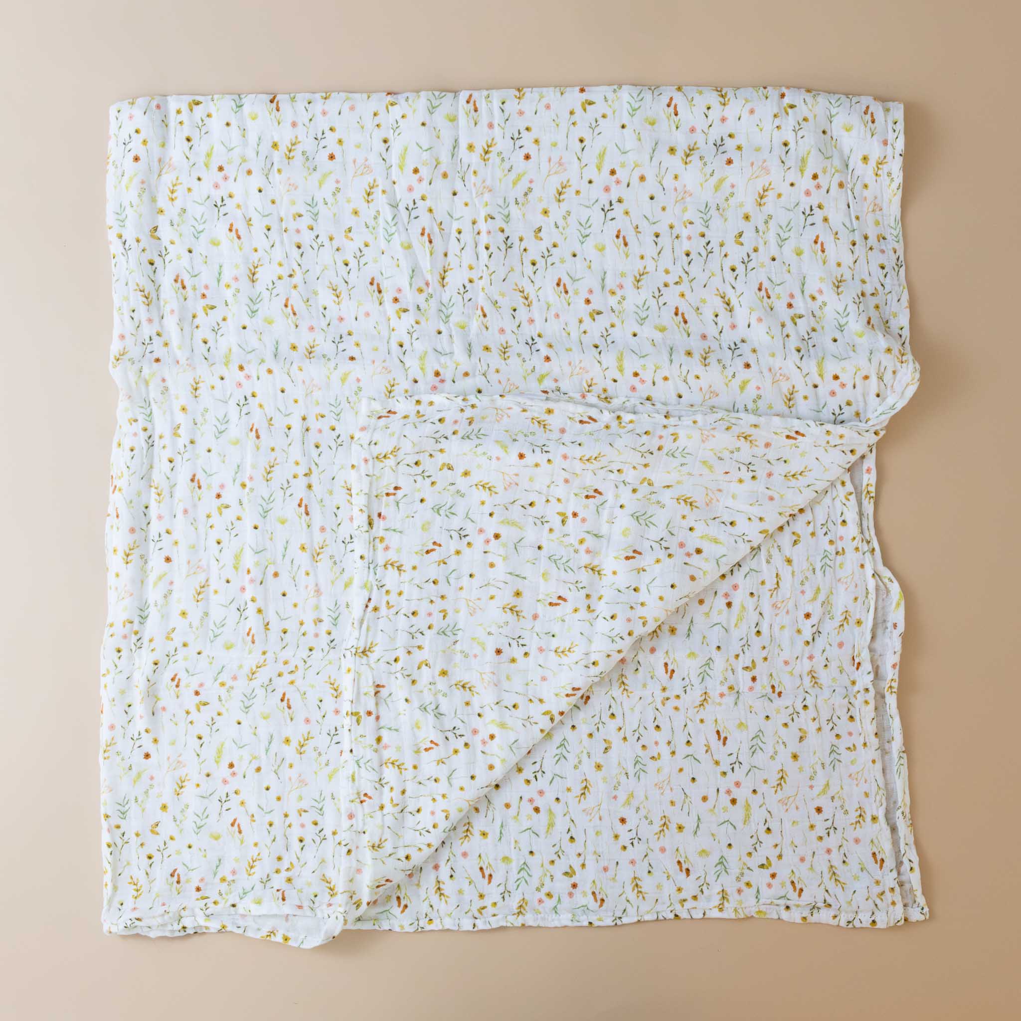organic-cotton-muslin-swaddle-floral-field-open
