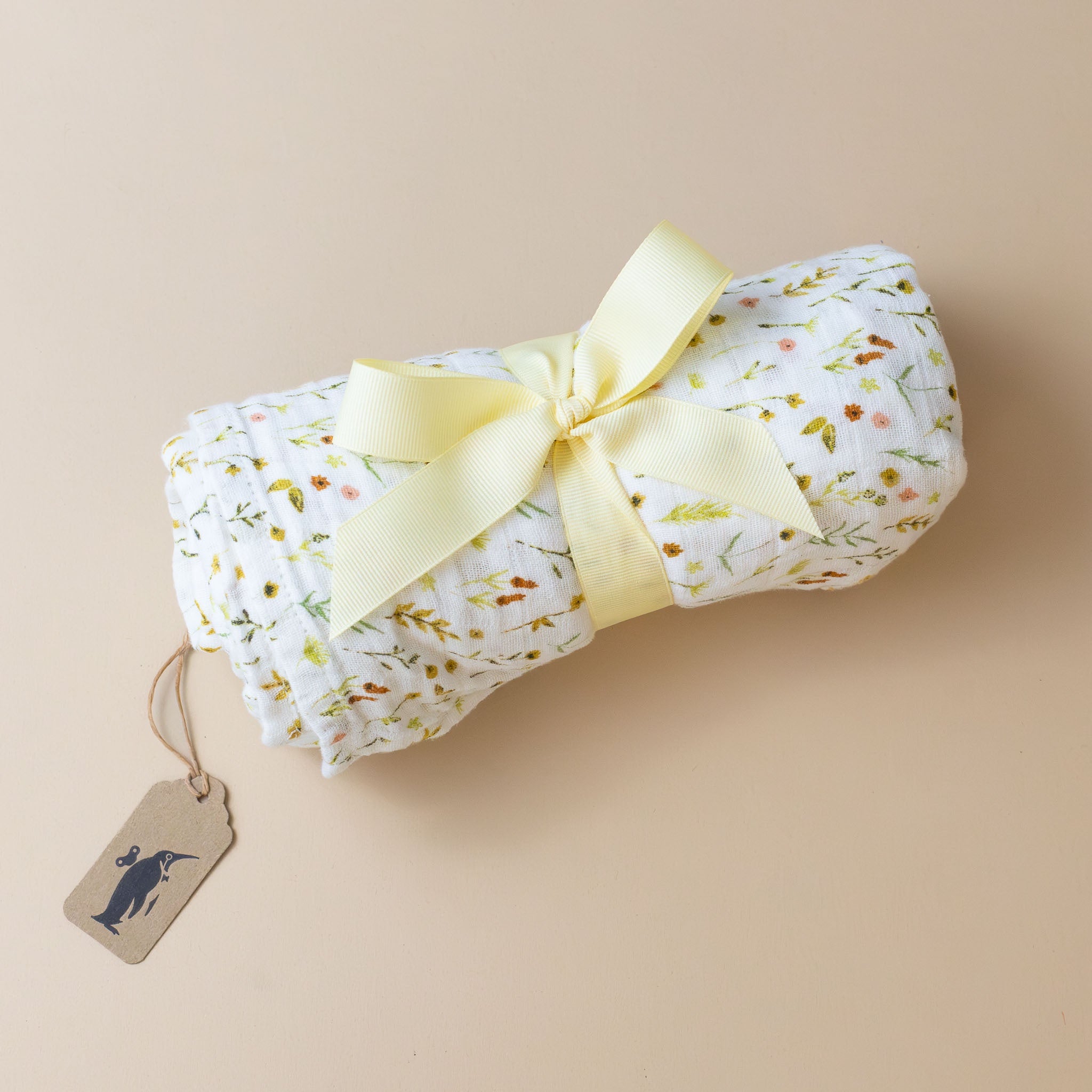 organic-cotton-muslin-swaddle-floral-field