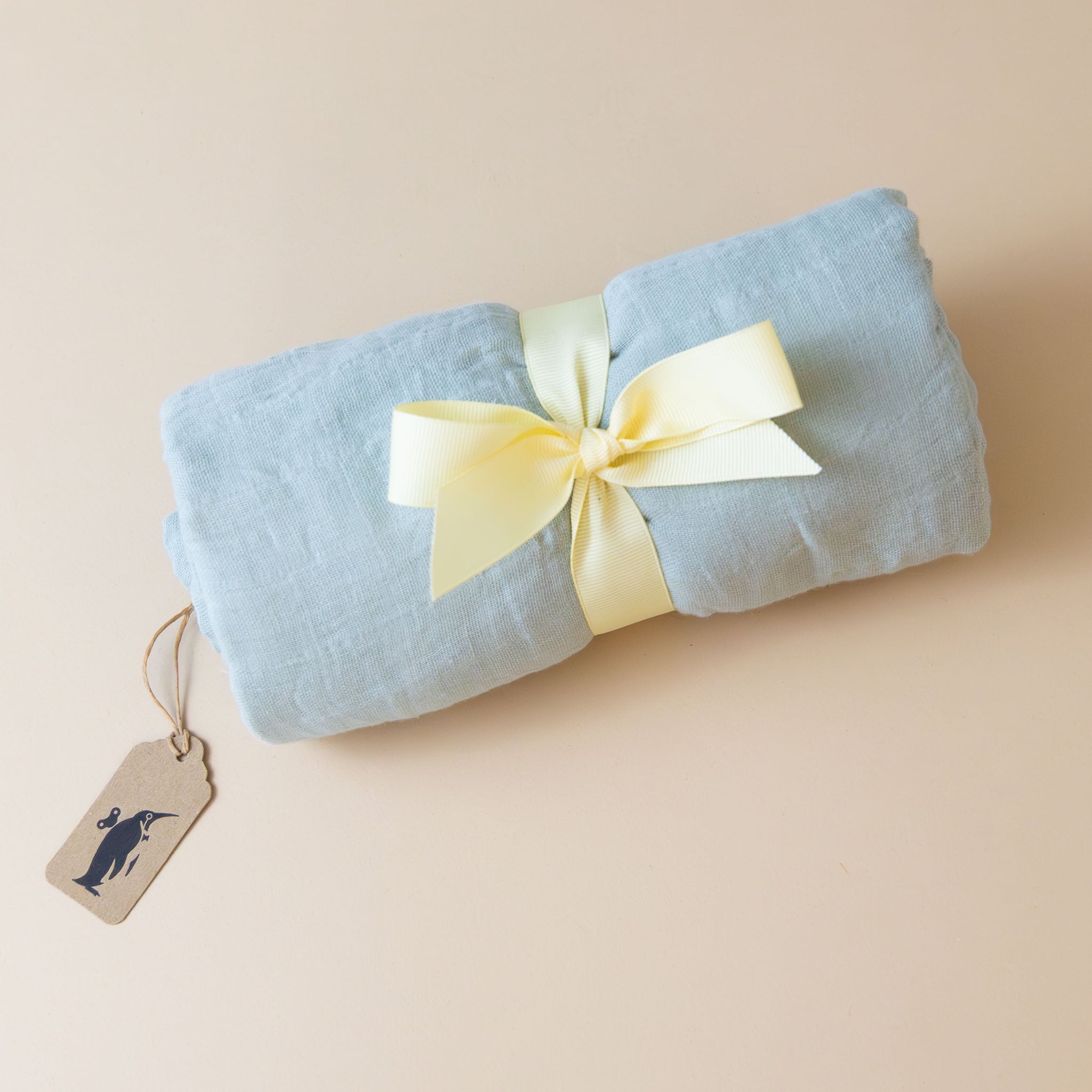organic-cotton-muslin-swaddle-white-sage