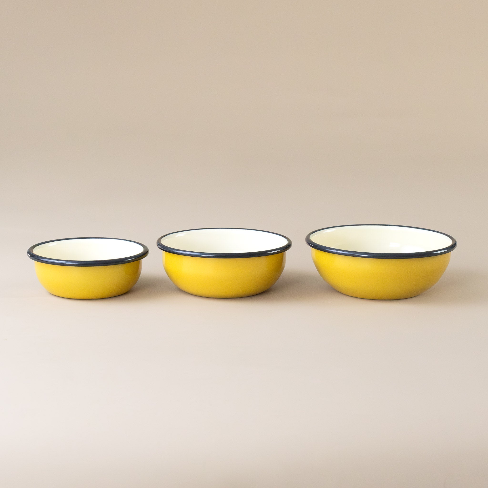 petite-enamel-bowl-set-buoy-yellow-black-and-cream-small-medium-large