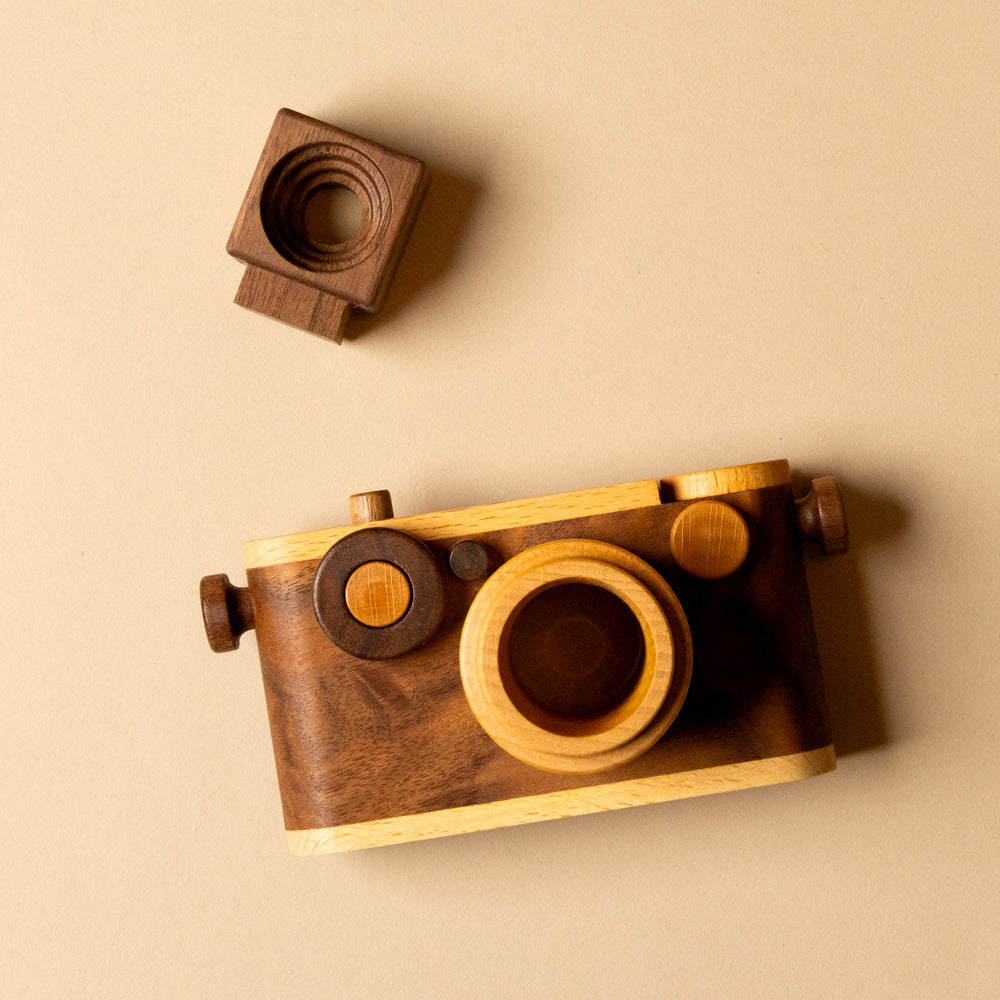 wooden-35mm-play-camera--walnut-with-flash-up
